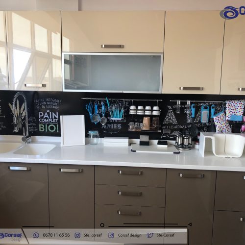 Cuisine moderne en Corian blanc